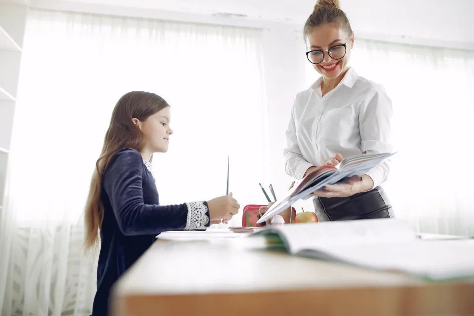 Sinh viên học tiếng Anh tại Trương Thị Thúy Nga